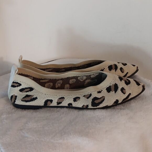 Leopard Print Women's Flats - Picture 8 of 9